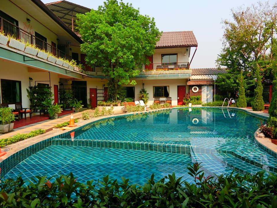 Medio De Pai Hotel Ngoại thất bức ảnh